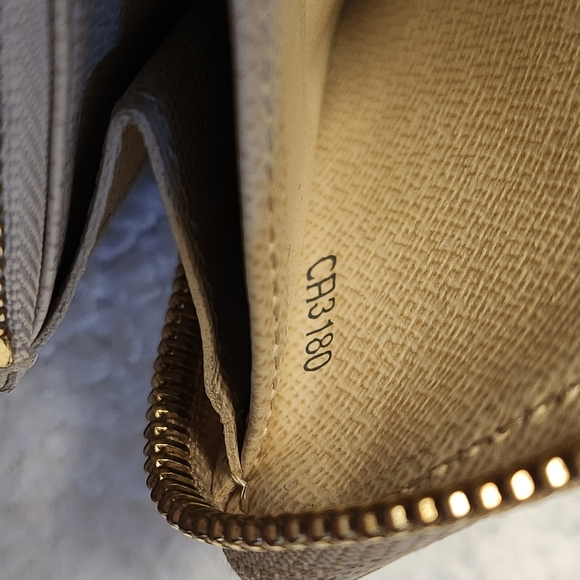 Lv zippy arzu Sold! - Picture 10 of 11